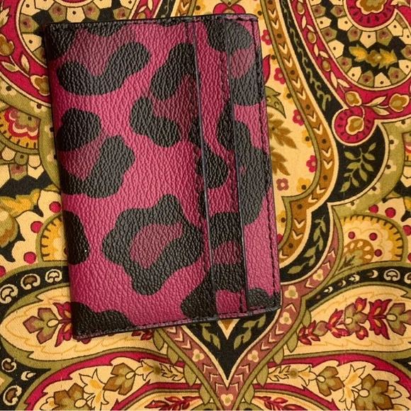 Coach Leopard Small card Holder - Picture 2 of 4